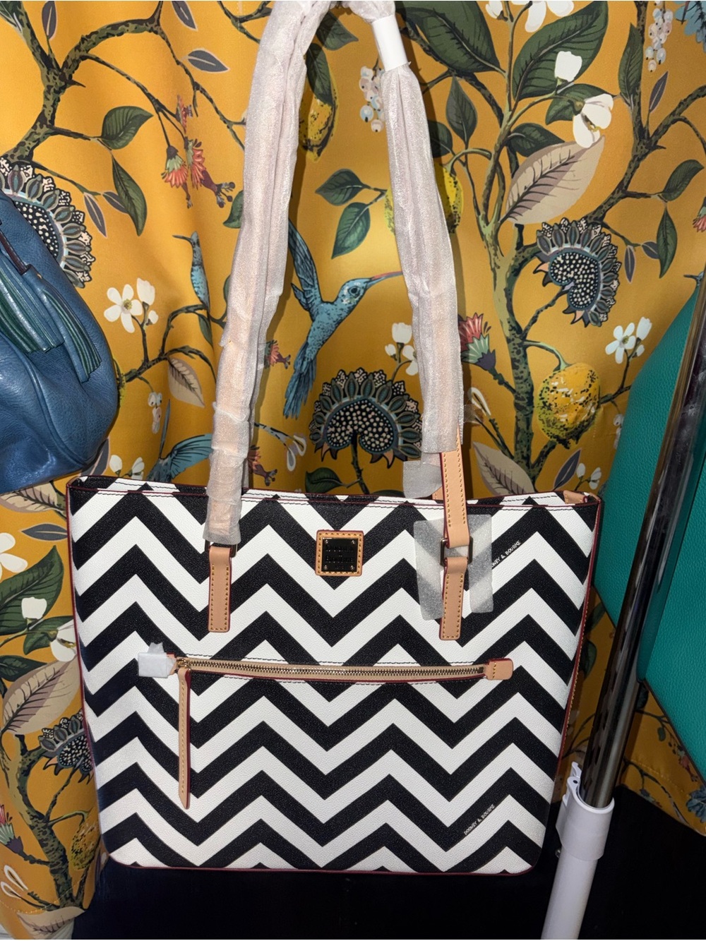 New Dooney And Bourke Black White Chevron Large Shopper Tote